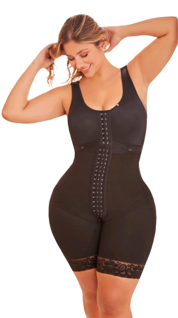 Hourglass with bra